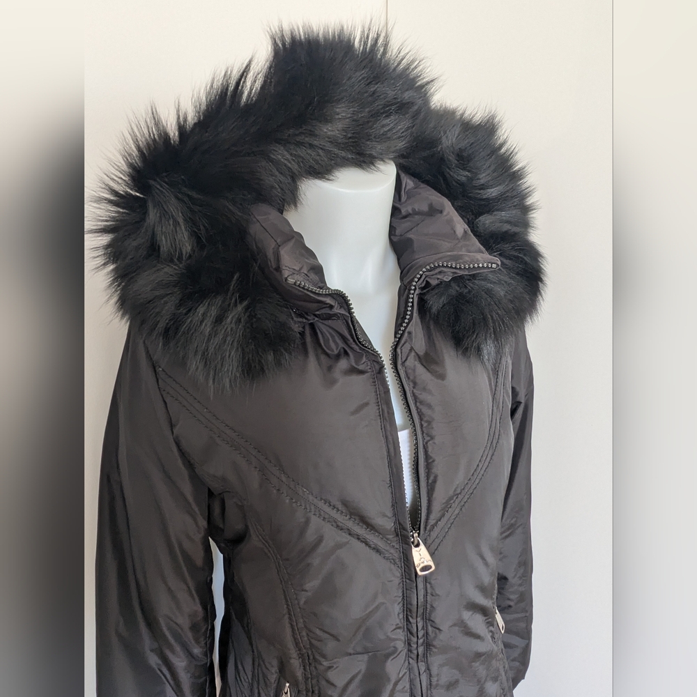 VIA SPIGA Black Puffer Coat With Fur Trimmed Hood; Size M